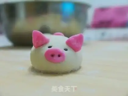 Make Pig fruit buns step 12