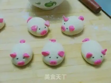 Make Pig fruit buns step 13