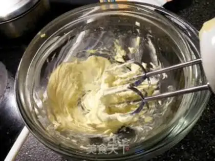 Make Wine heart chocolate Madeleine step 2