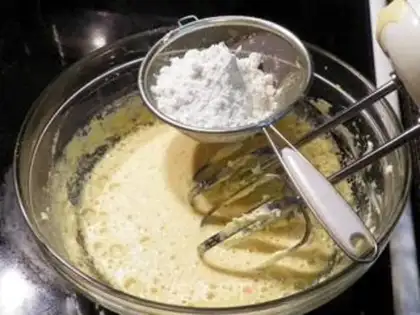 Make Wine heart chocolate Madeleine step 4