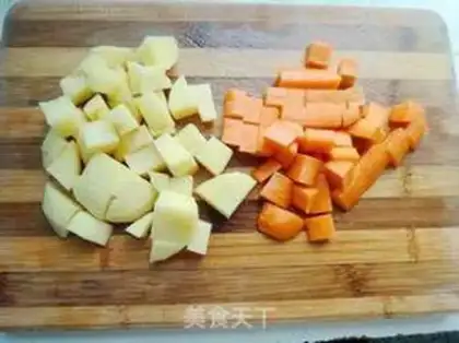 Make Chicken-legged potato curry step 1