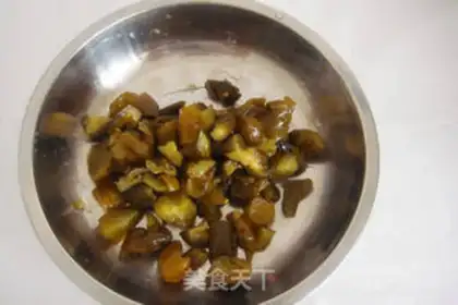 Make Sour cucumber fried meat step 0