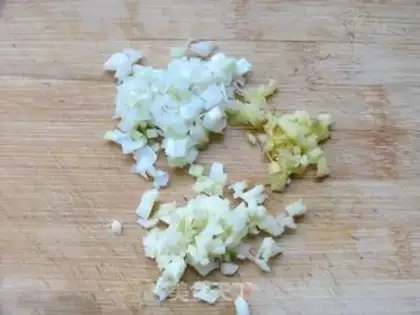 Make Twin mushroom noodles step 1
