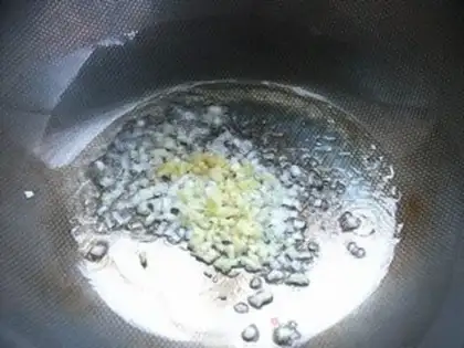 Make Twin mushroom noodles step 3