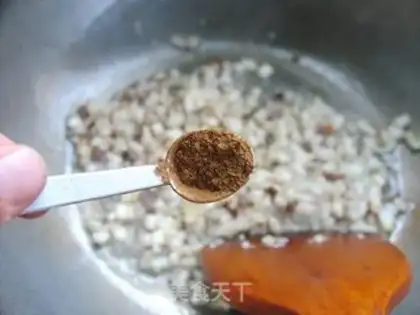 Make Twin mushroom noodles step 5