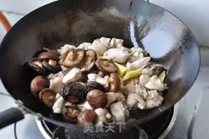 Make Chicken with mushrooms step 4