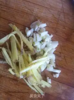 Make Steamed yellow florist step 1