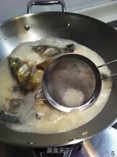 Make Strawfish tail soup step 4