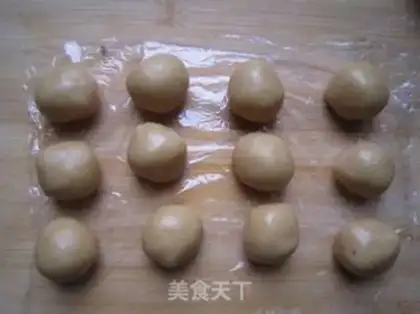 Make A wide range of potato moon cakes step 11