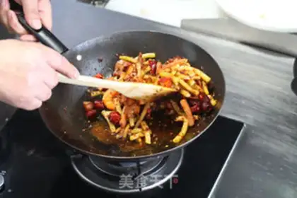 Make Spicy pot step 5