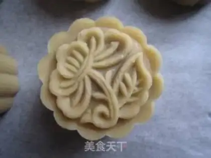Make A wide range of potato moon cakes step 16