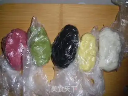 Make Angry little bird riceballs step 7