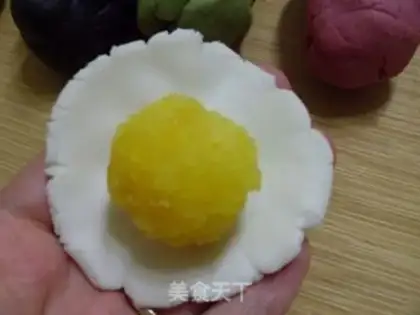 Make Angry little bird riceballs step 8