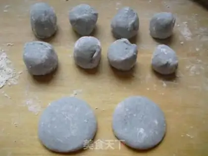 Make Pig hoof rolls step 1