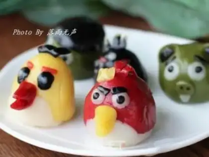 Make Angry little bird riceballs step 13
