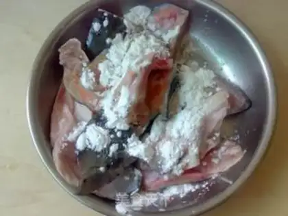 Make Soy sauce and fish head step 2