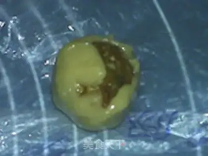 Make Change the ham mooncake step 6