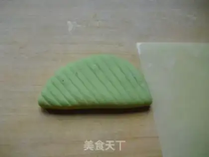 Make A leaf clip step 3