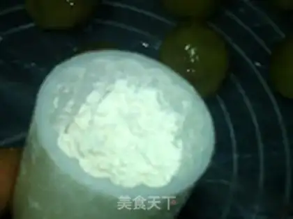 Make Change the ham mooncake step 8