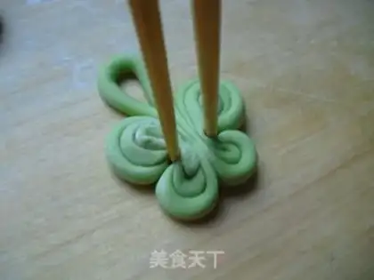 Make Butterfly buns step 5