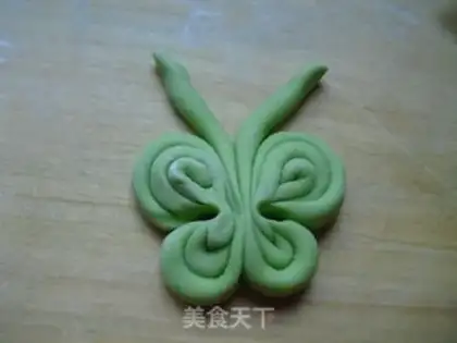 Make Butterfly buns step 6