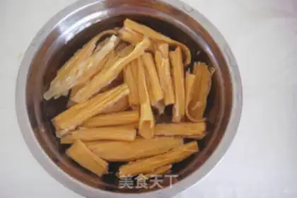 Make Tea mushrooms and scavenging bamboo step 2