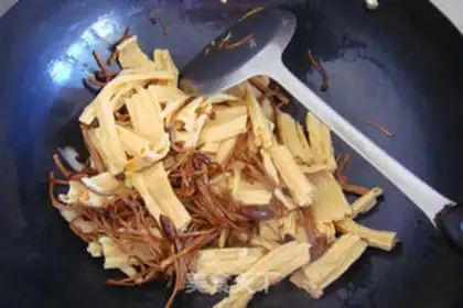 Make Tea mushrooms and scavenging bamboo step 8