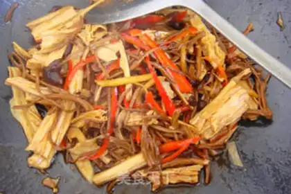 Make Tea mushrooms and scavenging bamboo step 10