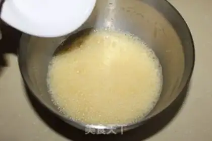 Make Old honey cake step 1