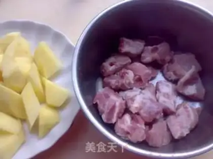 Make Mammoth potatoes, ribs step 0