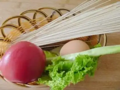 Make Tomato egg noodles step 0