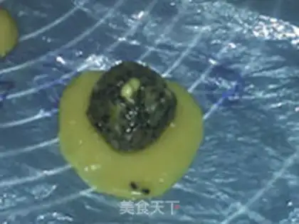 Make Black sesame ham mooncake step 8