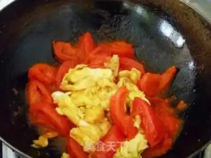 Make Tomato egg noodles step 4