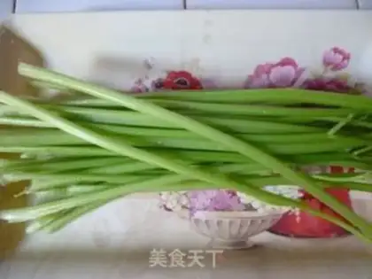 Make Celery pork dumplings step 1