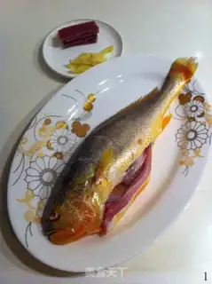 Make Ham steamed yellow fish step 0