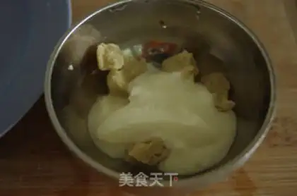 Make Homemade salad sauce step 1