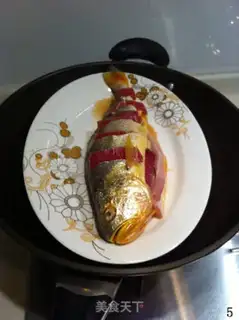 Make Ham steamed yellow fish step 4