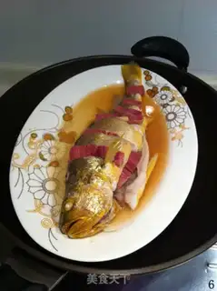 Make Ham steamed yellow fish step 5