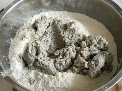 Make Soybean sesame roll step 0