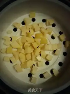 Make Curry potato noodles step 0