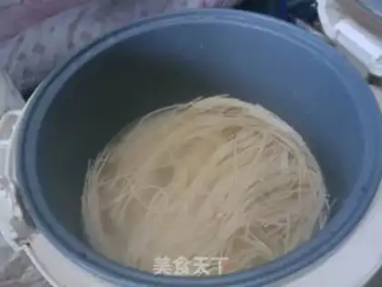 Make Curry potato noodles step 1
