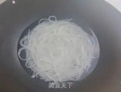 Make Shrimp rice powder step 1