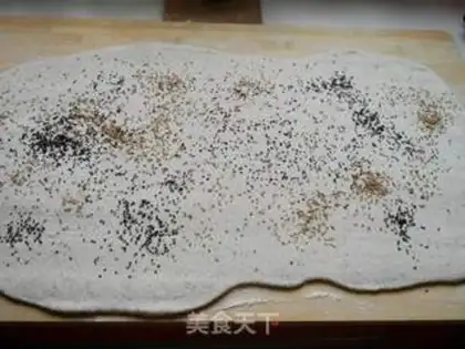 Make Soybean sesame roll step 6
