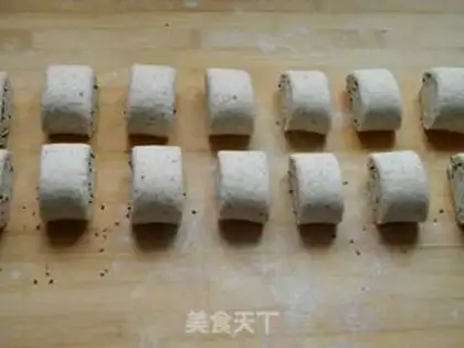 Make Soybean sesame roll step 8
