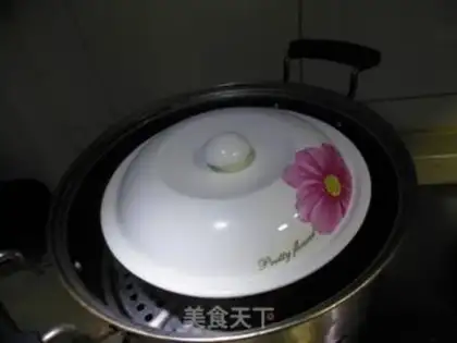 Make Rose ice-cream mooncake step 5