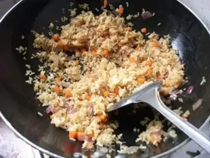 Make Carrot onion fried rice step 5