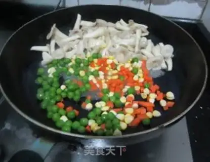 Make Mushroom pea shrimp soup step 7