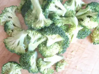 Make Twin mushrooms and broccoli step 2