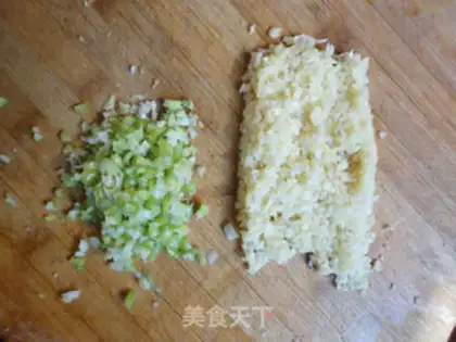Make Garlic fan sap step 3