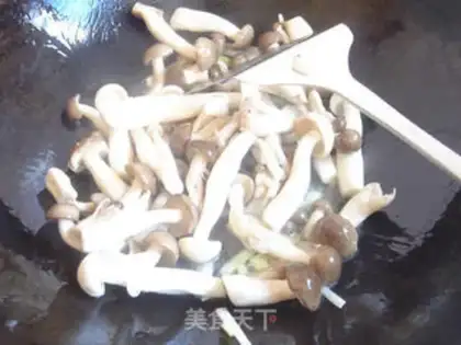 Make Twin mushrooms and broccoli step 7